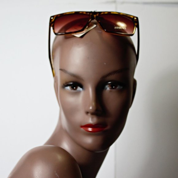 Designer Eyewear Optical Quality - Picture 2 of 4